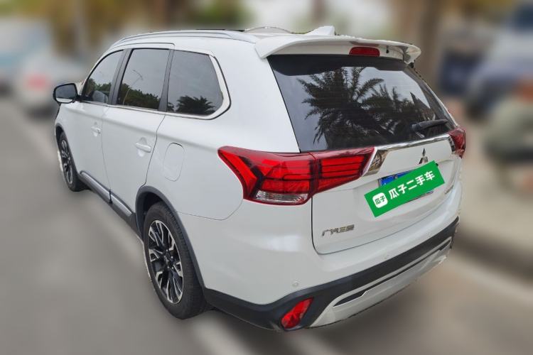Used Mitsubishi Outlander 2019 2.0L Two-Wheel Drive Comfort Edition 5 Seats China VI Standard