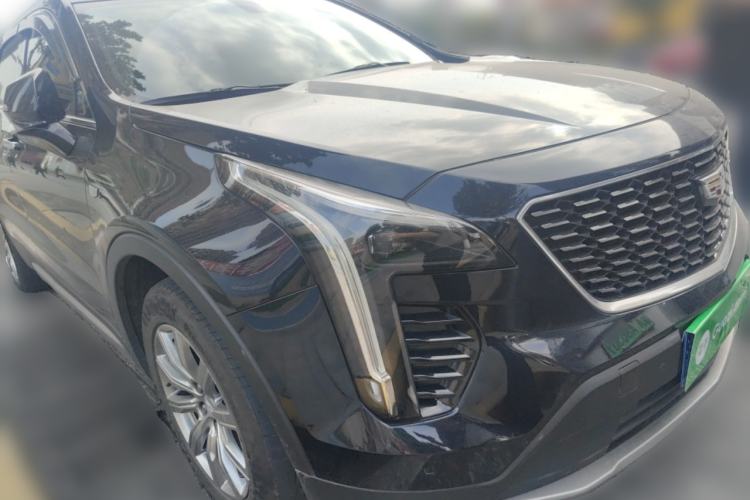 Used Cadillac XT4 2020 Revised Version 28T Two-Wheel Drive Luxury Edition Front Right 45 Deg