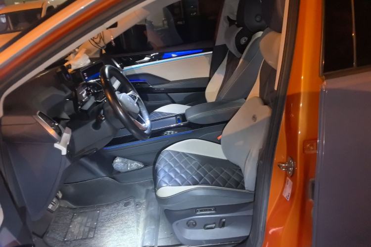 Used Volkswagen ID.6 CROZZ 2021 Long-Range PRO Edition Left Front Seat