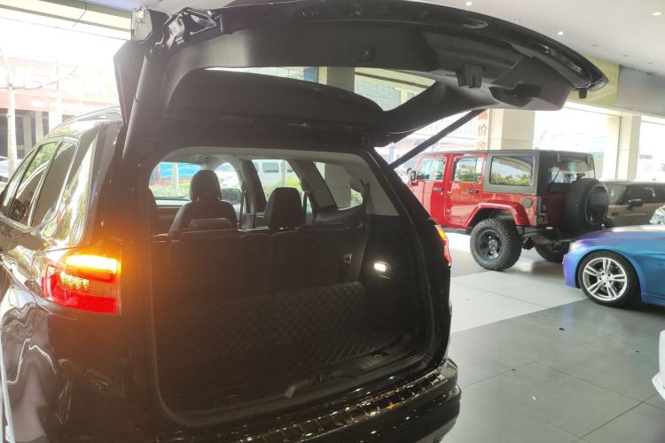 Used Ford Edge 2021 PLUS EcoBoost 245 Two-Wheel-Drive Titanium 7-Seater
