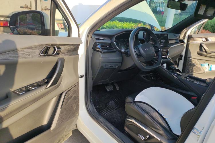 Used Lynk & Co 06 2023 Remix 1.5T JinPro
