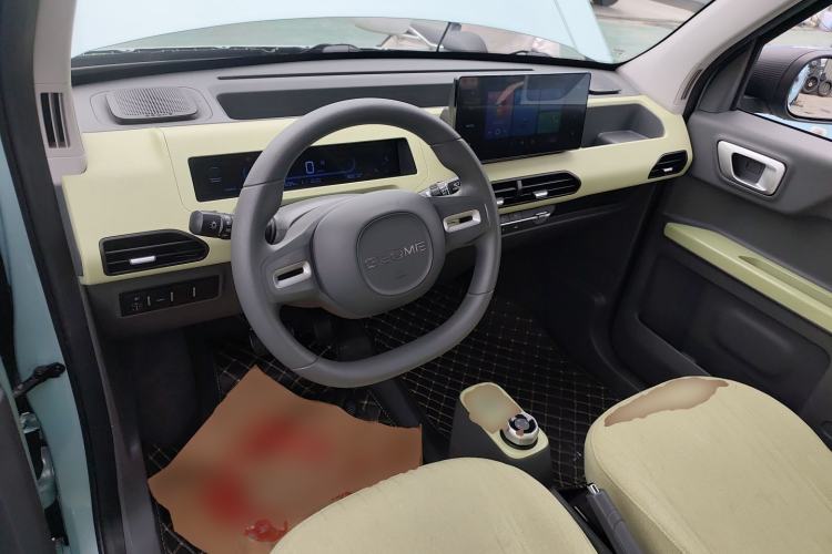 Used Geely Galaxy Panda 2023 Panda Mini 200km Endurance Bear
