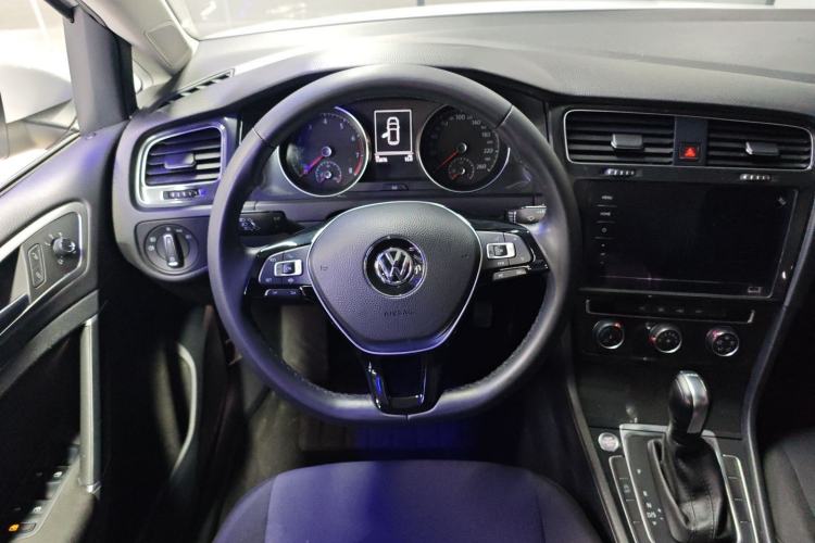 Used Volkswagen Golf 2020 Zhiai Edition 200TSI DSG Comfortable & Ambitious Version