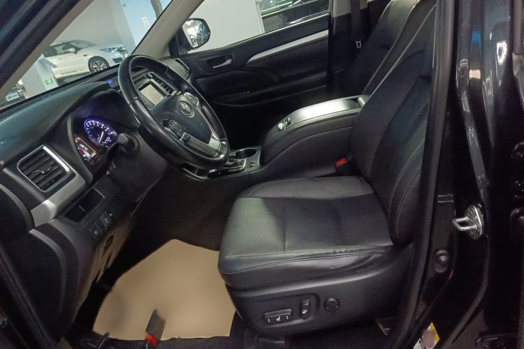 Used Toyota Highlander 2018 2.0T Four-Wheel Drive Luxury Version 7 Seats China VI Standard
