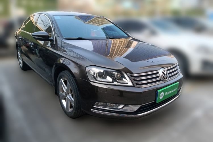 Used Volkswagen Magotan 2016 1.8TSI Luxury Comfort Model Front Right 45 Deg