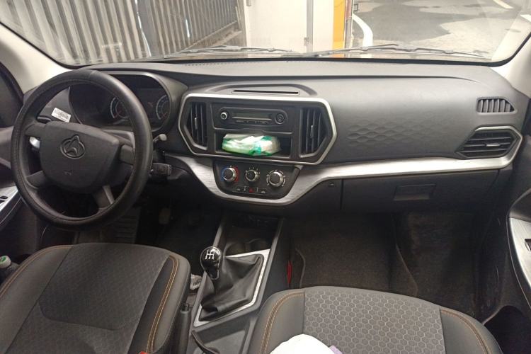 Used CHANGAN KAICHENG Ruixing M60 2023 1.6L CNG Comfort-Grade 6-Seater Passenger Vehicle Interior 2