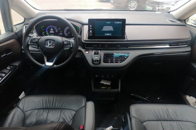 Used Honda Odyssey 2024 2.0L eHEV Sharp & Smart Edition