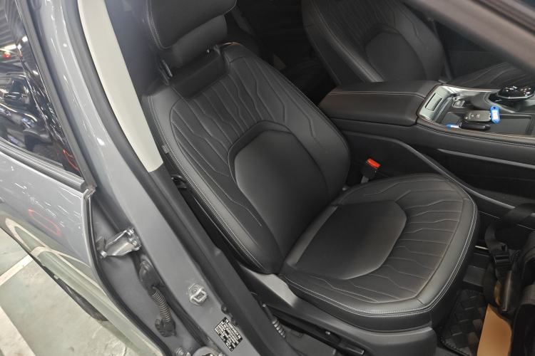 Used Ford Edge 2025 Ford Explorer L 2.0T EcoBoost E-Hybrid Two-Wheel Drive 7-Seater Luxury Model
