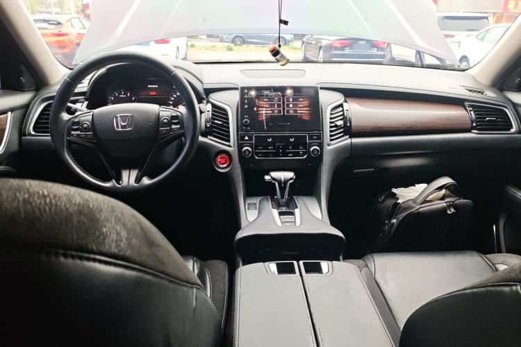 Used Honda Avancier 2017 240TURBO Two-Wheel Drive Luxury Edition Center Console