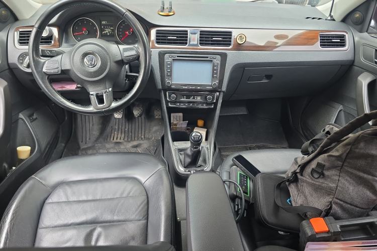 Used Volkswagen Santana 2013 1.6L Manual Comfort Edition