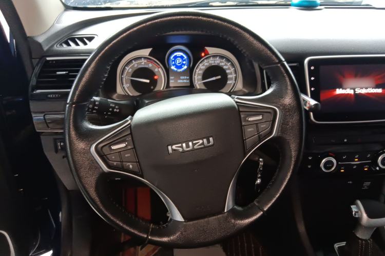 Used Isuzu D-MAX 2020 1.9T 4x4 Automatic Comfort Edition China VI Standard RZ4E Hi-Power
