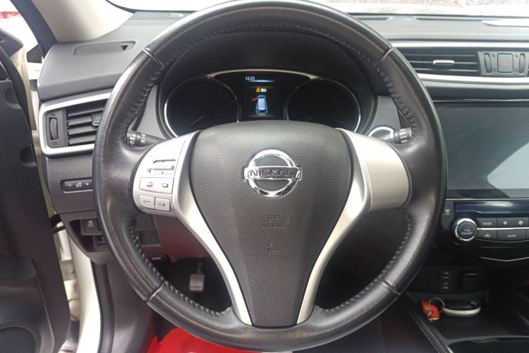 Used Nissan X-Trail 2015 2.0L CVT Comfort MAX Edition 2WD
