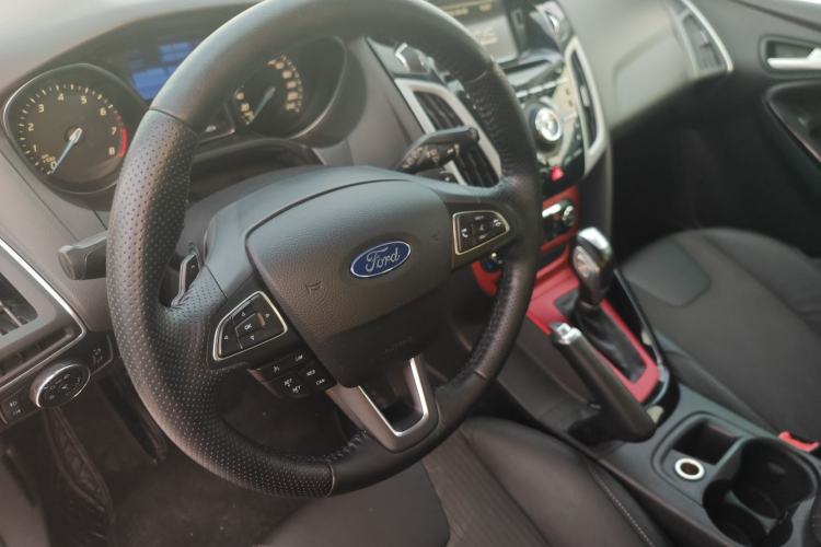 Used Ford Focus 2012 Hatchback 2.0L Automatic Luxury Sport Model Steering Wheel