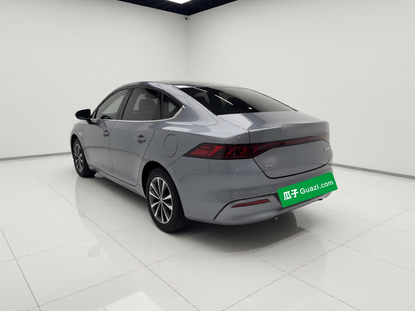 BYD Qin PLUS 2024 HONOR Edition DM-i 55KM Leading Model — снимка 4