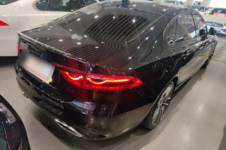 Used Jaguar XFL 2025 Model—2.0T P300, Four-Wheel Drive, 90th Anniversary Collector’s Edition Rear Right 45 Deg