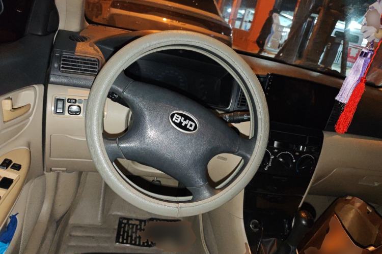 Used BYD F3 2013 Energy-Efficient Model 1.5L Manual Comfort Version Steering Wheel