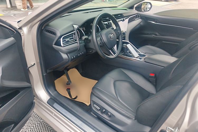 Used Toyota Camry 2019 Revised Version 2.0G Luxury Edition
