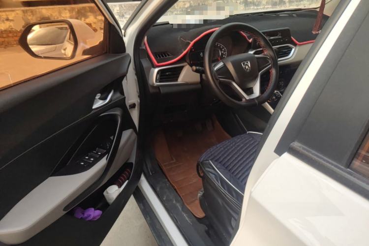 Used Baojun 510 2017 1.5L manual Comfort trim
