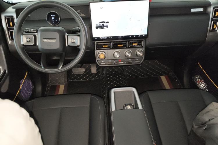 Used iCAR V23 2025 401 Two-Wheel Drive Intelligent Driving Version Center Console