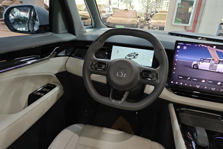 Used Zeekr 009 2024 7-Seater Aisle Version 108 kWh