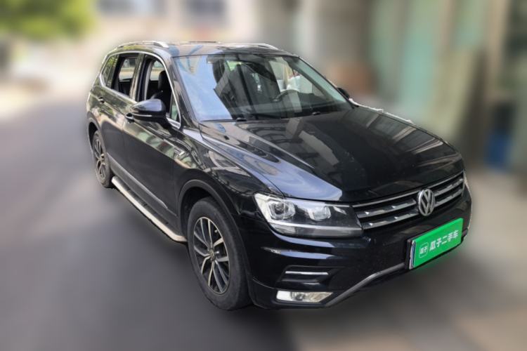 Used Volkswagen Tiguan L 2018 Facelift 330TSI Automatic Two-Wheel Drive Luxury Edition Front Right 45 Deg