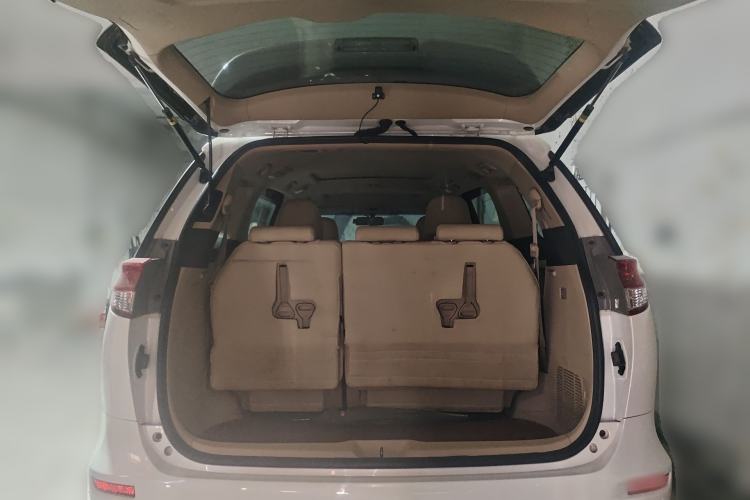 Used Toyota Previa  Trunk