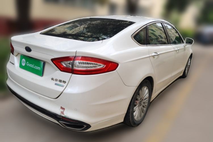 Used Ford Mondeo 2013 2.0L GTDi 200 Luxury Model Rear Right 45 Deg
