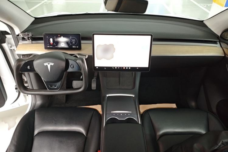 Used Tesla Model Y 2023 Long-Range All-Wheel-Drive Version
