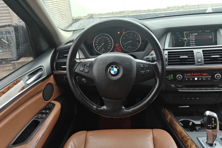 Used BMW X5 2009 xDrive30i Leading Model Steering Wheel