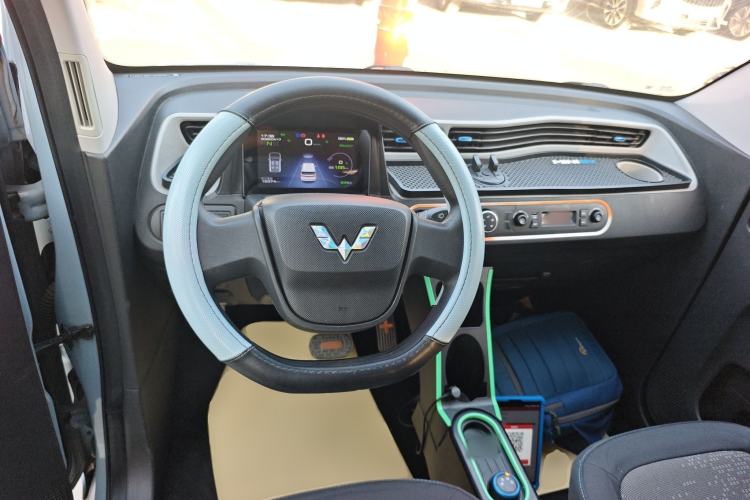 Used Wuling Hongguang MINIEV 2020 Enjoyment Model Lithium Iron Phosphate Steering Wheel