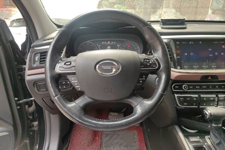 Used GAC Trumpchi GS8 2017 320T Two-Wheel Drive Luxury Smart Connectivity Version (7 Seats) Steering Wheel