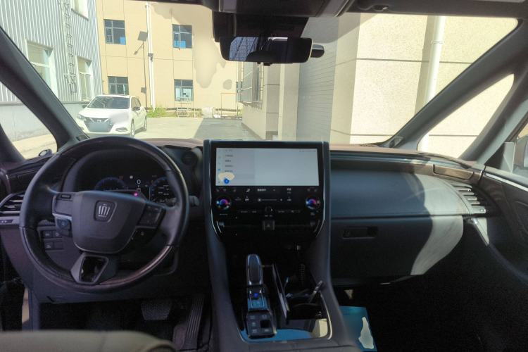 Used Toyota Vellfire 2024 Crown Dual-Engine 2.5L Ultimate Edition
