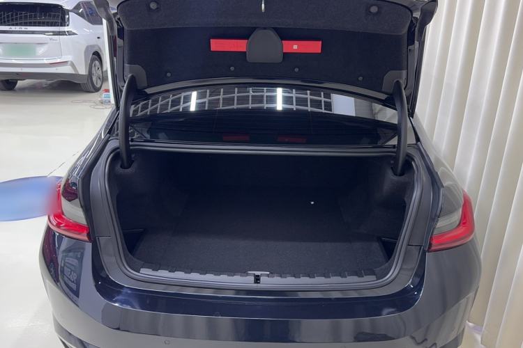 Used BMW i3 2024 eDrive 35 L Trunk