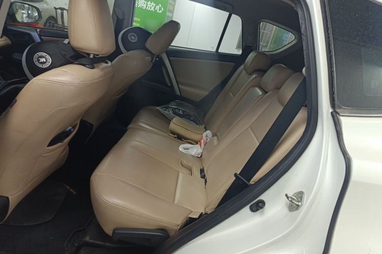 Used Toyota RAV4 2016 2.0L CVT Two-Wheel Drive Fashion Edition China V Standard