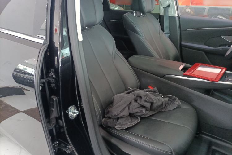 Used Buick LaCrosse 2024 28T Luxury Edition Right Front Seat