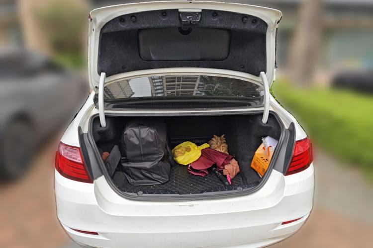 Used BMW 5 Series 2014 520Li Elegant Model Trunk