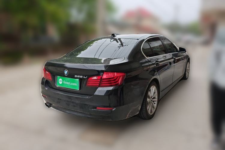 Used BMW 5 Series 2014 528Li Leading Model

