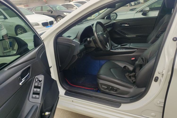 Used Toyota Avalon 2019 Dual-Engine 2.5L Luxury Edition China VI Standard
