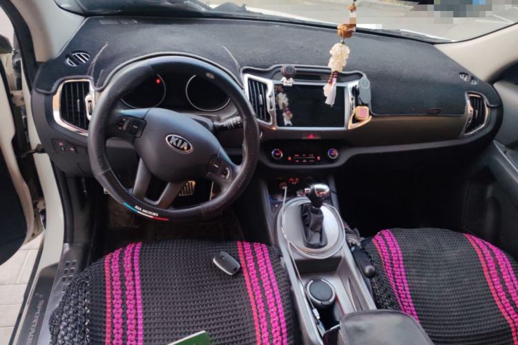 Used Kia Sportage R 2016 2.0L Automatic Two-Wheel Drive DLX Center Console