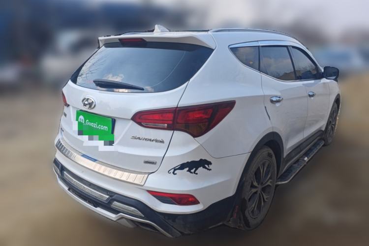 Used Hyundai Santa Fe 2017 2.0T Automatic All-Wheel Drive Smart 7-Seater
