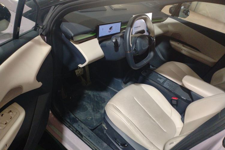 Used Lynk & Co Z20 2025 530 km Range Rear-Wheel Drive Max Driver Seat