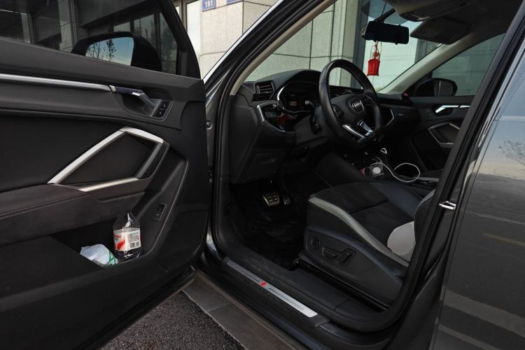 Used Audi Q3 2022 40 TFSI Fashion Dynamic Model