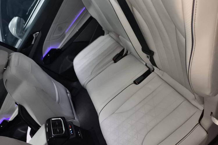 Used Volkswagen ID.6 X 2023 Ultra-Intelligent Long-Range Version
