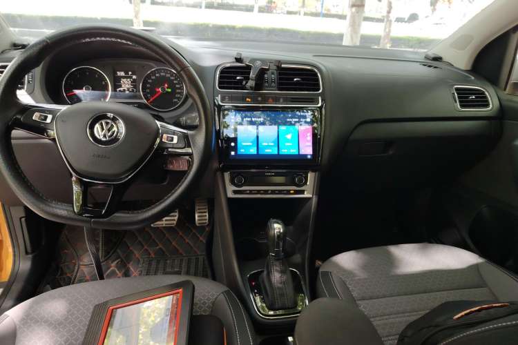 Used Volkswagen Polo 2018 1.5L Cross Polo Automatic