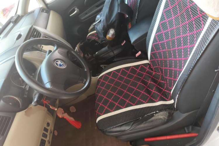 Used Venucia R50 2013 1.6L Automatic Fashion Edition
