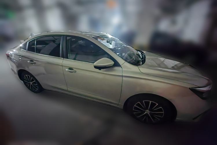 Used Roewe i5 2020 1.5L Automatic 4G Connect Luxury Flagship Edition Front Right 45 Deg