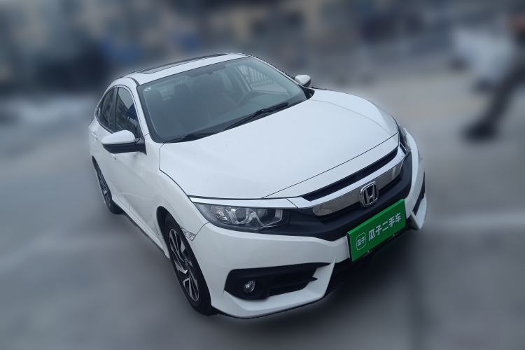 Used Honda Civic 2016 220TURBO CVT Luxury Edition Front Right 45 Deg