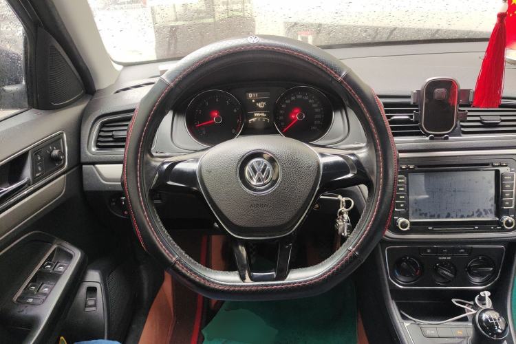 Used Volkswagen Lavida 2015 1.6L Manual Comfort Edition
