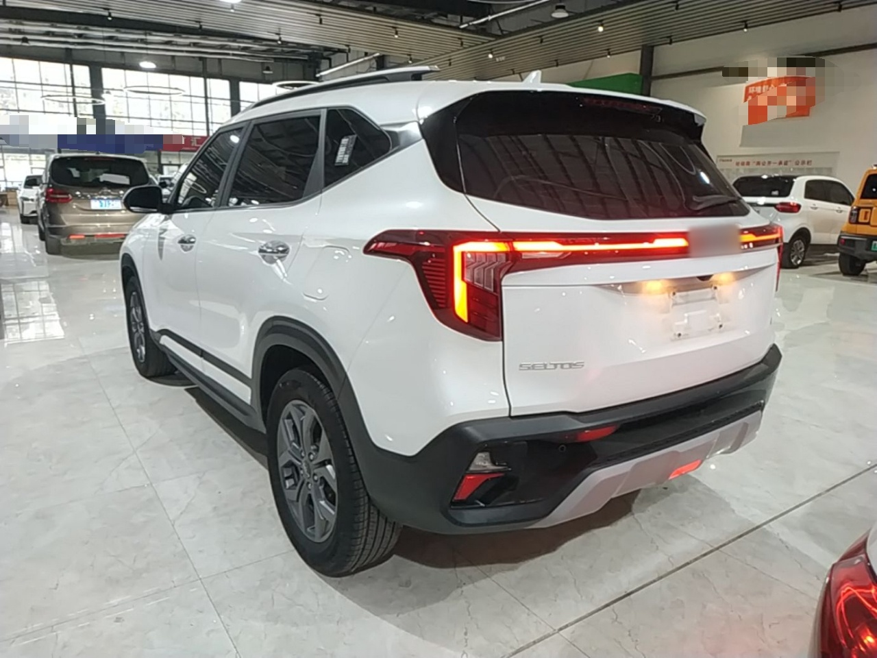 Kia Seltos 2023 1.5L CVT Luxury Edition - Luxury — снимка 4