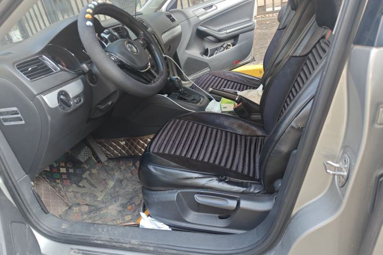 Used Volkswagen Sagitar 2017 230TSI Automatic Comfort Version Left Front Seat